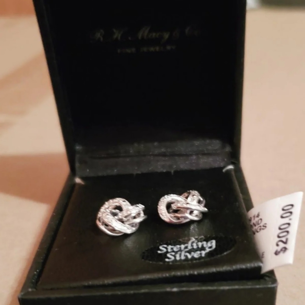 Diamond knot earings